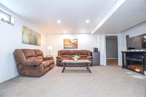 28 Lachine Rd, Winnipeg, MB 