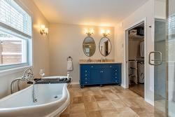 Salle de bains attenante à la CCP - 