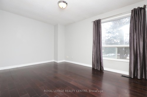 16-1021 Cedarglen Gate, Mississauga, ON - Indoor Photo Showing Other Room