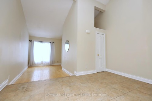 16-1021 Cedarglen Gate, Mississauga, ON - Indoor Photo Showing Other Room