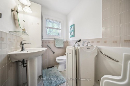 21 Pylon Place, Toronto, ON - Indoor