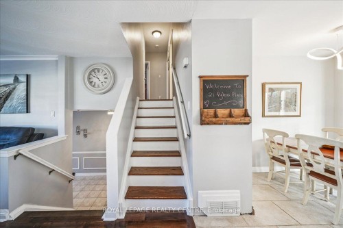 21 Pylon Place, Toronto, ON - Indoor