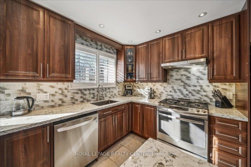 21 Pylon Place, Toronto, ON - Indoor Photo Showing Kitchen With Stainless Steel Kitchen With Upgraded Kitchen