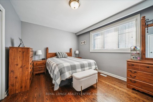 21 Pylon Place, Toronto, ON - Indoor Photo Showing Bedroom