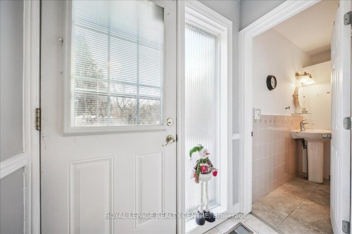 21 Pylon Place, Toronto, ON - Indoor Photo Showing Bathroom