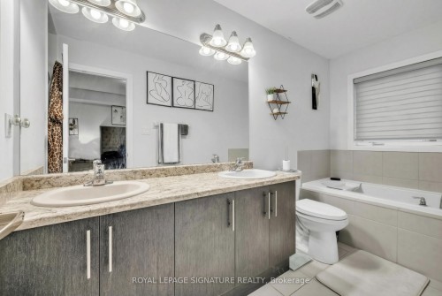 1138 Edinburgh Drive, Woodstock, ON - Indoor Photo Showing Bathroom