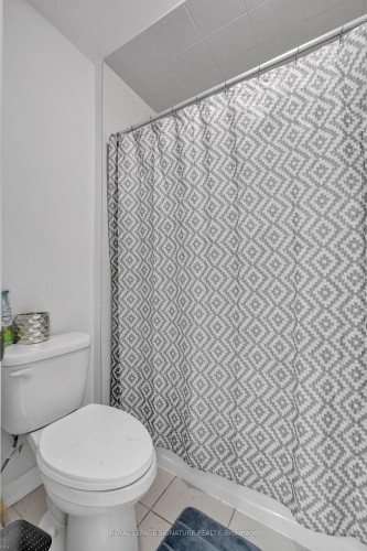 1138 Edinburgh Drive, Woodstock, ON - Indoor Photo Showing Bathroom