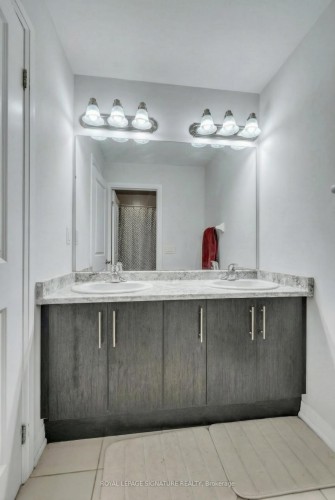 1138 Edinburgh Drive, Woodstock, ON - Indoor Photo Showing Bathroom