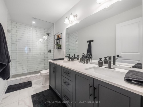 36 Welch Lane, Hamilton, ON - Indoor Photo Showing Bathroom