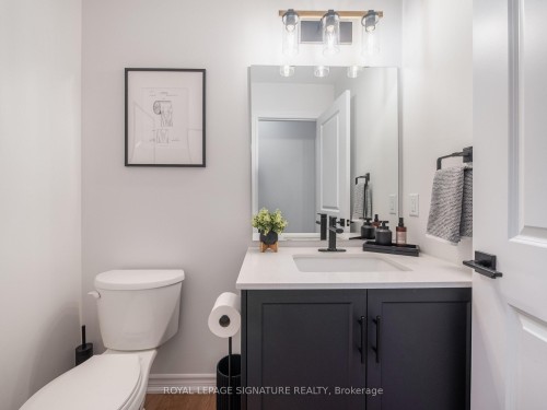 36 Welch Lane, Hamilton, ON - Indoor Photo Showing Bathroom