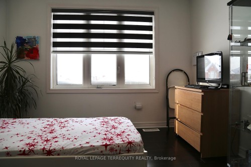 6244 St Michael Avenue, Niagara Falls, ON - Indoor Photo Showing Bedroom