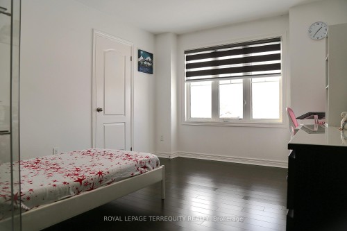 6244 St Michael Avenue, Niagara Falls, ON - Indoor Photo Showing Bedroom