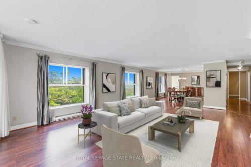 702-20 Berkley Street, Cambridge, ON - Indoor Photo Showing Living Room