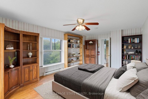 702-20 Berkley Street, Cambridge, ON - Indoor Photo Showing Bedroom