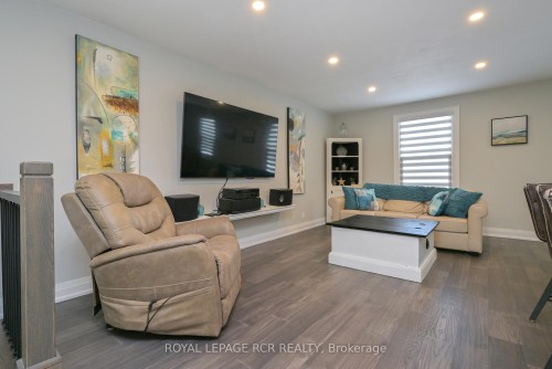 14 Goldgate Crescent, Orangeville, ON - Indoor Photo Showing Living Room