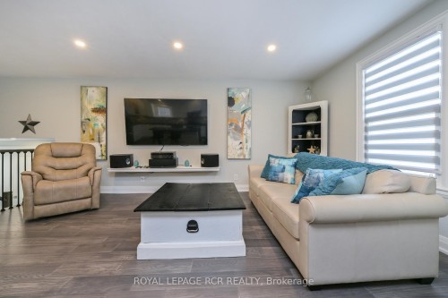 14 Goldgate Crescent, Orangeville, ON - Indoor Photo Showing Living Room