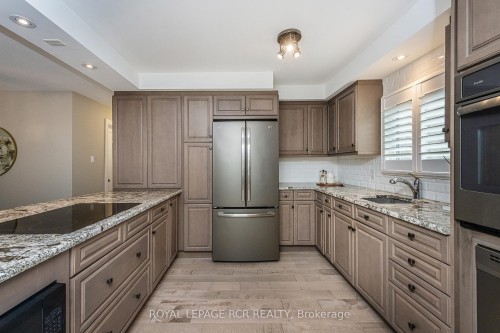 133 Goldgate Crescent, Orangeville, ON - Indoor Photo Showing Kitchen With Upgraded Kitchen