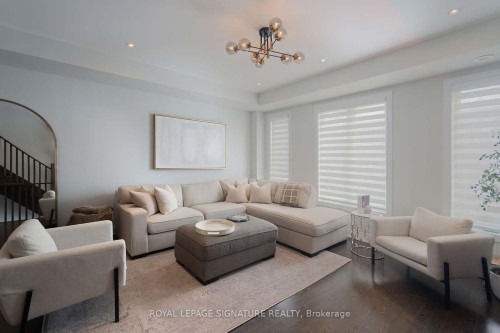 1149 Beachcomber Road, Mississauga, ON - Indoor Photo Showing Living Room
