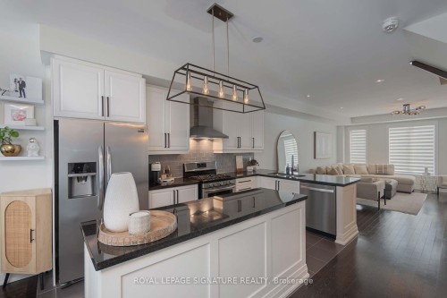 1149 Beachcomber Road, Mississauga, ON - Indoor Photo Showing Kitchen With Stainless Steel Kitchen With Upgraded Kitchen