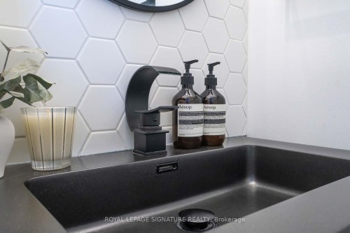 1149 Beachcomber Road, Mississauga, ON - Indoor Photo Showing Laundry Room