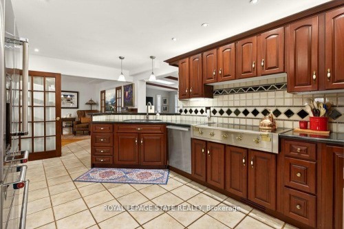 29 Woodside Drive, Hamilton, ON - Indoor Photo Showing Kitchen