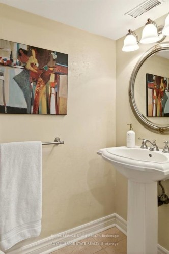 29 Woodside Drive, Hamilton, ON - Indoor Photo Showing Bathroom