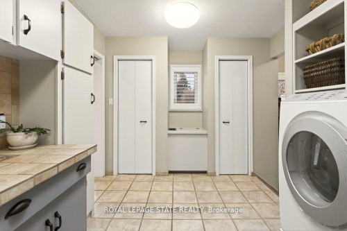 29 Woodside Drive, Hamilton, ON - Indoor Photo Showing Laundry Room