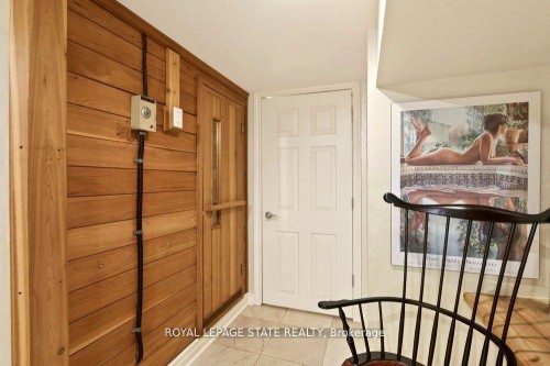 29 Woodside Drive, Hamilton, ON - Indoor Photo Showing Other Room