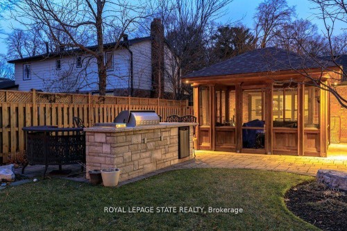 29 Woodside Drive, Hamilton, ON - Outdoor
