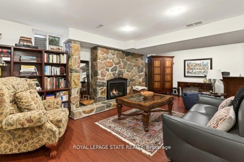 29 Woodside Drive, Hamilton, ON - Indoor Photo Showing Living Room With Fireplace