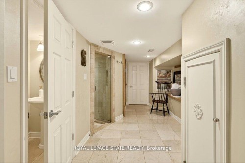 29 Woodside Drive, Hamilton, ON - Indoor Photo Showing Other Room