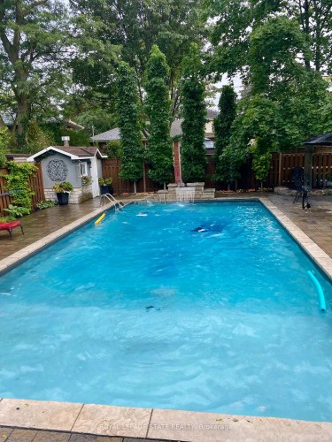 29 Woodside Drive, Hamilton, ON - Outdoor With In Ground Pool With Backyard