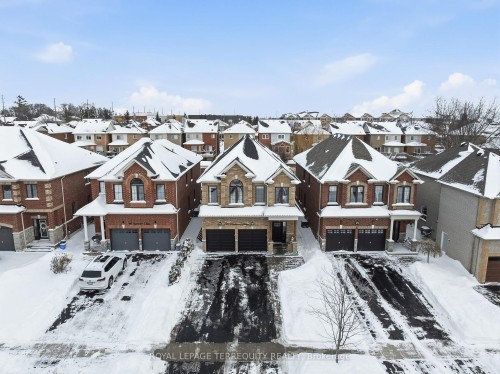 146 Underwood Drive, Whitby, ON - Outdoor With Facade
