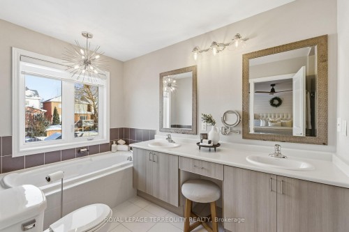 146 Underwood Drive, Whitby, ON - Indoor Photo Showing Bathroom