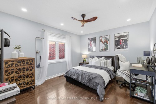 146 Underwood Drive, Whitby, ON - Indoor Photo Showing Bedroom