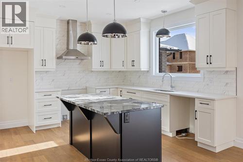 569 Holburn Street, Windsor, ON - Indoor Photo Showing Kitchen With Upgraded Kitchen