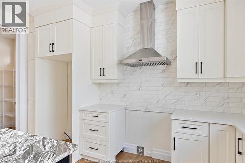 569 Holburn Street, Windsor, ON - Indoor Photo Showing Kitchen