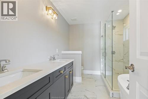 569 Holburn Street, Windsor, ON - Indoor Photo Showing Bathroom