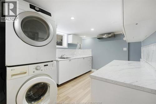 1106-08 Elm Avenue, Windsor, ON - Indoor Photo Showing Laundry Room