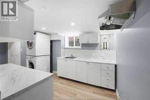 1106-08 Elm Avenue, Windsor, ON - Indoor Photo Showing Laundry Room