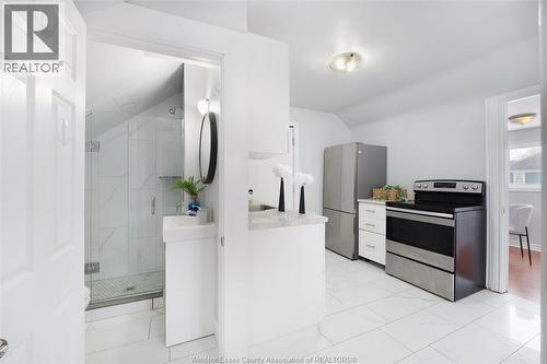 1106-08 Elm Avenue, Windsor, ON - Indoor