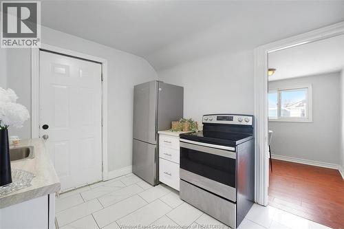 1106-08 Elm Avenue, Windsor, ON - Indoor Photo Showing Kitchen