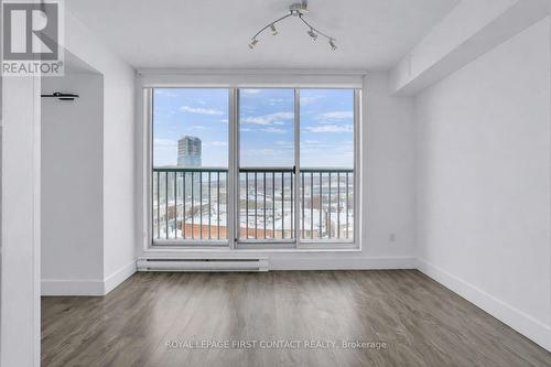 605 - 140 Dunlop Street E, Barrie, ON - Indoor Photo Showing Other Room