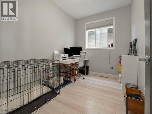 102 Blackwolf Bay N, Lethbridge, AB - Indoor Photo Showing Office