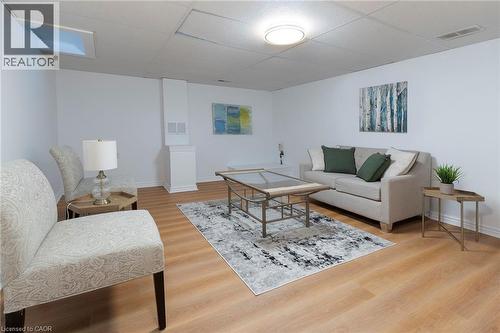 3333 New Street Unit# 74, Burlington, ON - Indoor Photo Showing Living Room