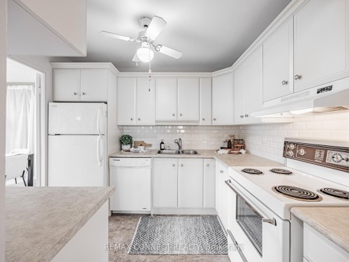 1711-44 Falby Court, Ajax, ON - Indoor Photo Showing Kitchen With Double Sink