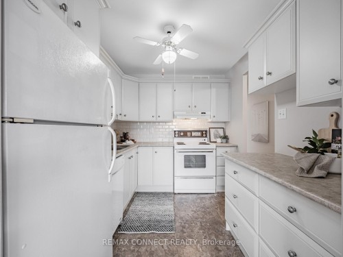 1711-44 Falby Court, Ajax, ON - Indoor Photo Showing Kitchen