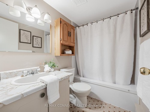 1711-44 Falby Court, Ajax, ON - Indoor Photo Showing Bathroom