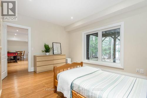 3-1058 Whites Road, Muskoka Lakes, ON - Indoor Photo Showing Bedroom