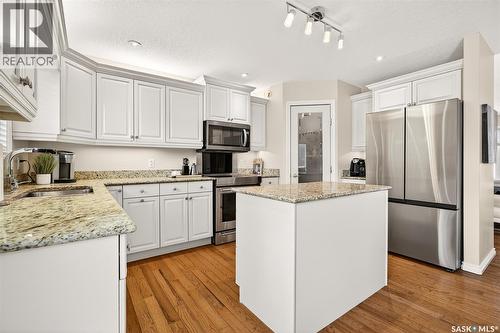 #4 21 Iris Drive, Moose Jaw, SK - Indoor Photo Showing Kitchen With Upgraded Kitchen